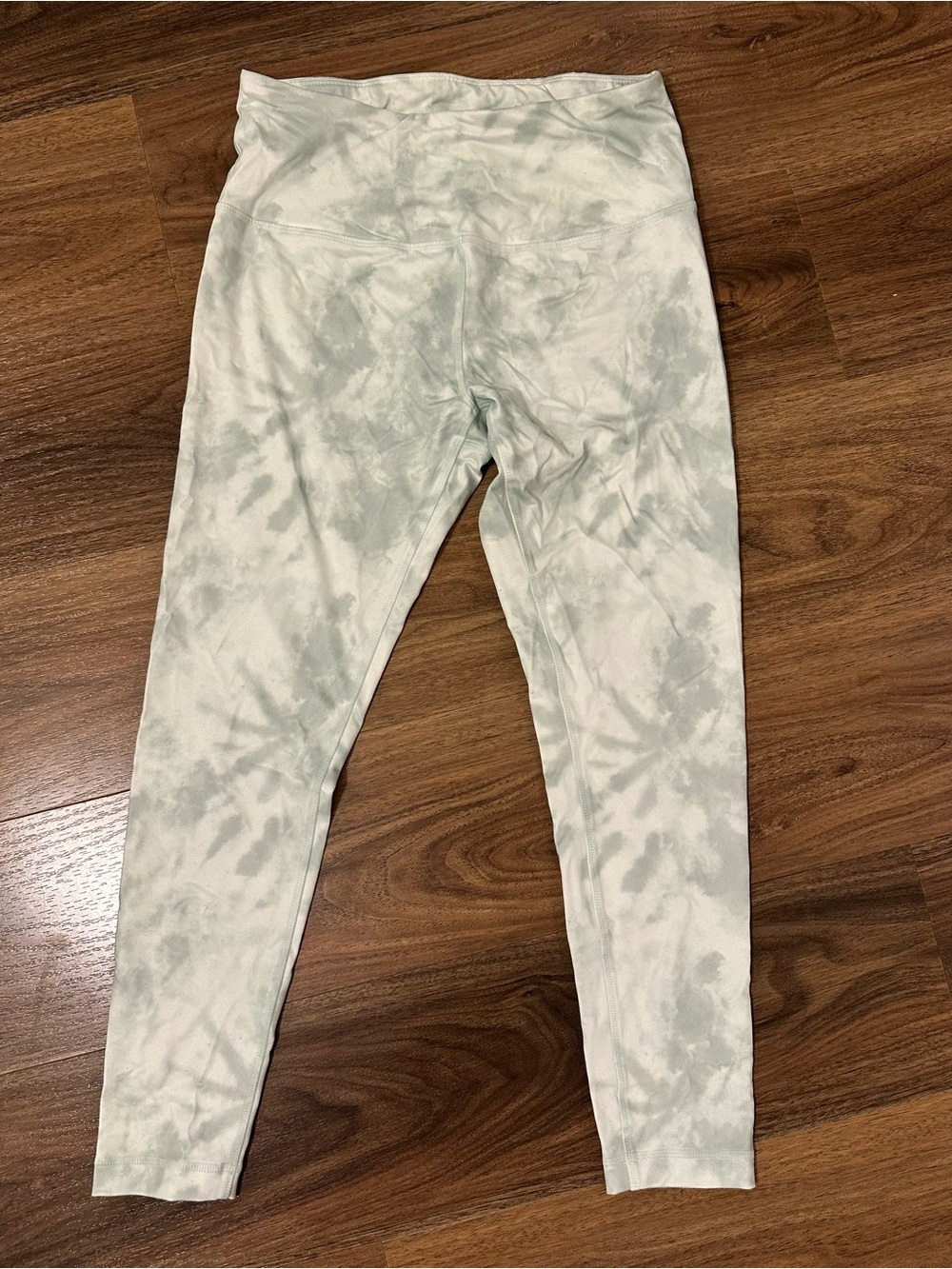 Mondetta Women’s Light Sage Tie-Dye Leggings